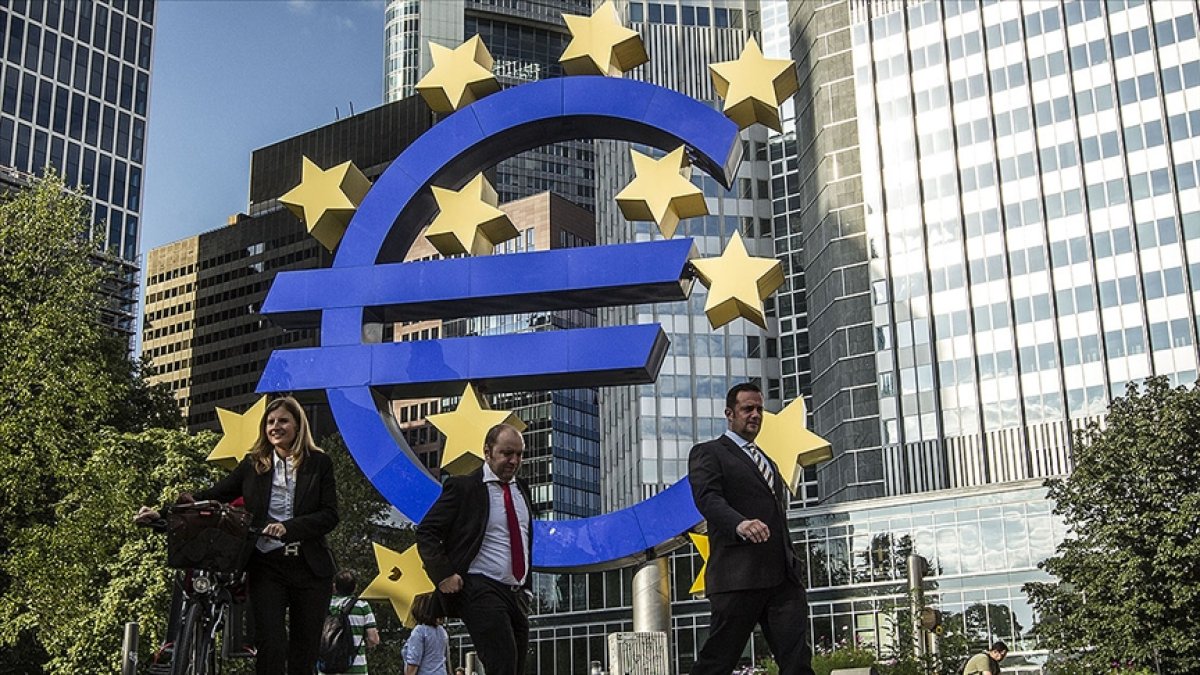 Euro Bölgesi'nde enflasyon geriliyor