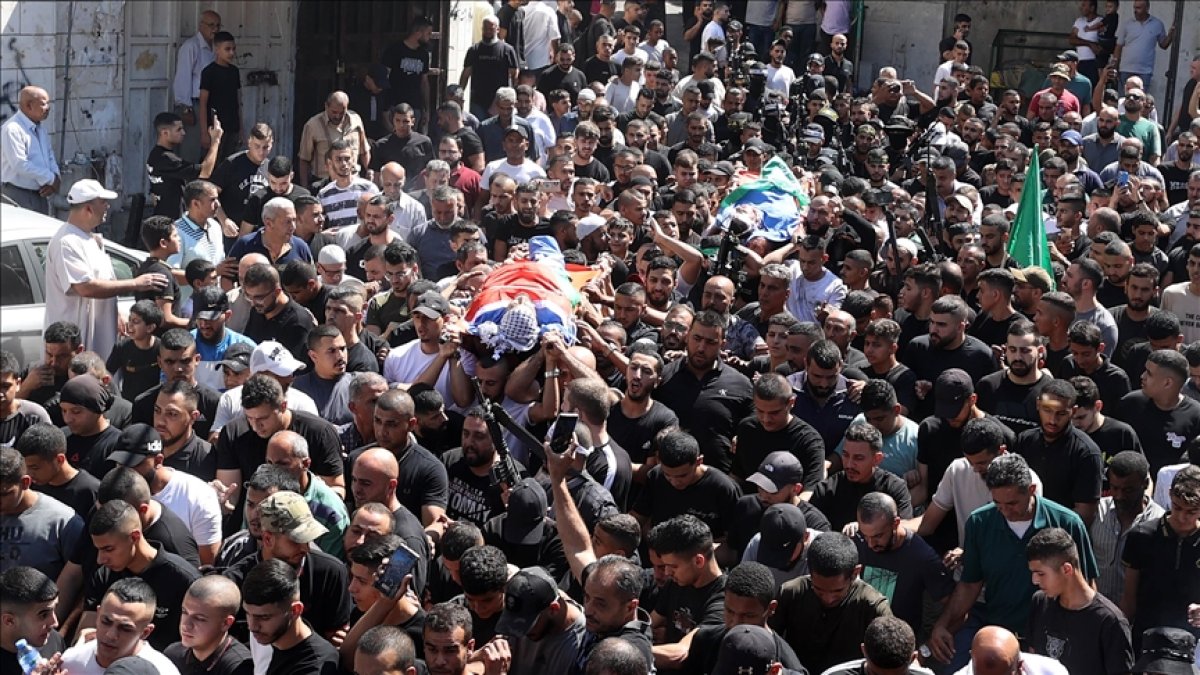 İsrail'in, Nur Şems Mülteci Kampı'nda öldürdüğü Filistinlilerin sayısı 13'e yükseldi