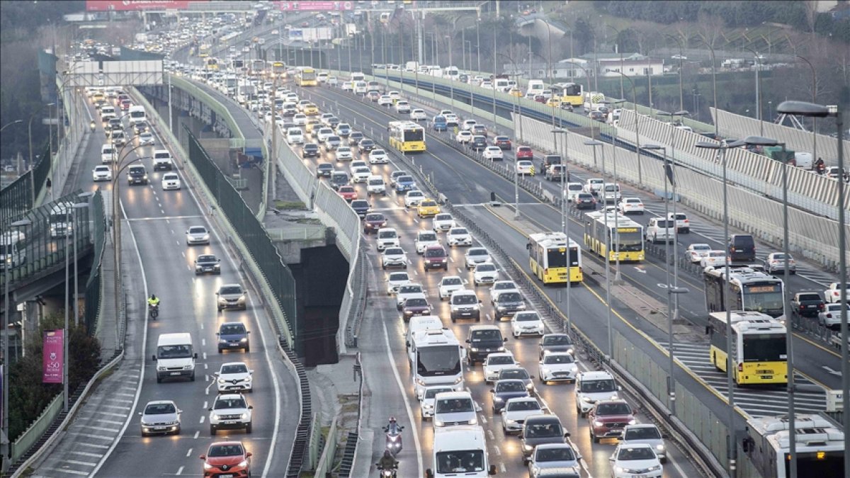 Trafiğe kayıtlı araç sayısı azaldı