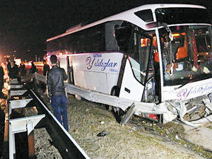 Sürücü kriz geçirdi, 50 yolcu ölümden döndü