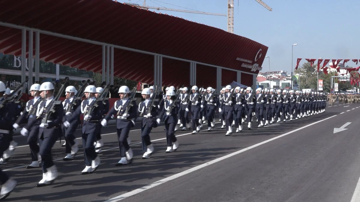 Vatan Caddesi'nde 29 Ekim provası