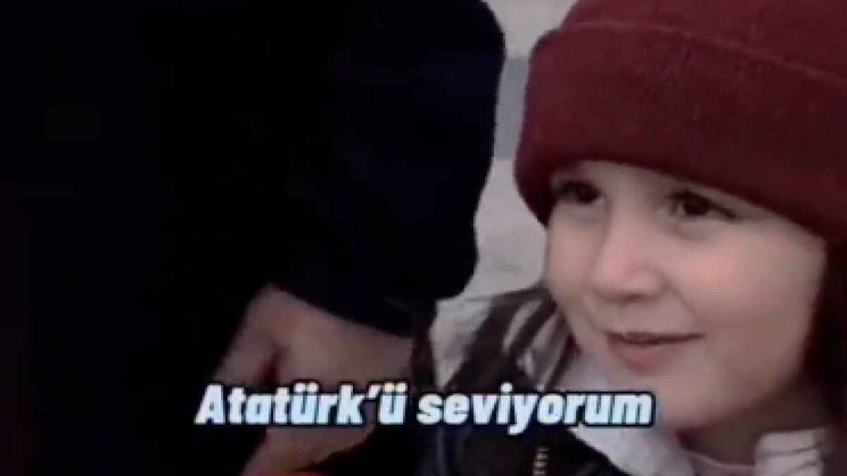 Küçük kızın "Atatürk'ü seviyorum" cevabı verdiği video yeniden gündem oldu