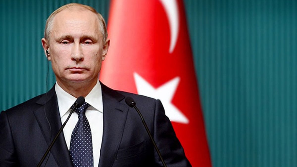 Putin Cumhuriyet'in 100. yılını kutladı