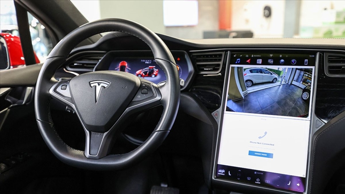 Tesla, ABD'de ilk "otopilot" davasını kazandı