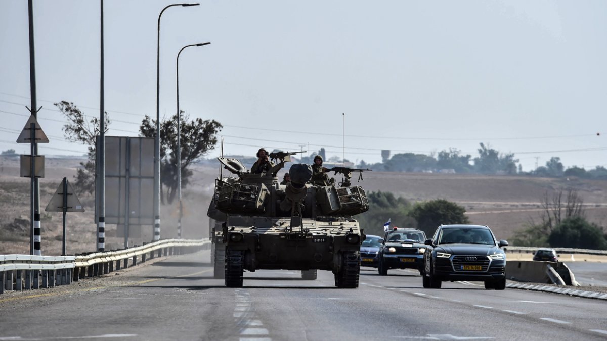İsrail ordusunun Gazze sınırına sevkiyatı sürüyor