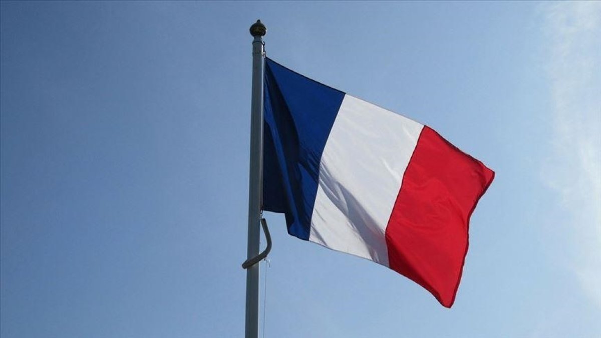 Fransa, Nijerya'dan çalınan 150 milyon doları iade edecek