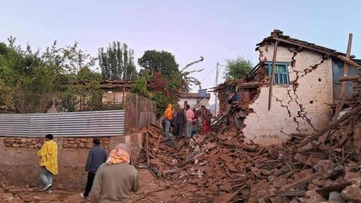 Nepal’deki depremde can kaybı 128’e yükseldi