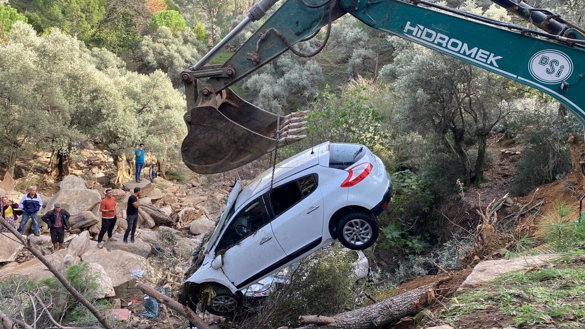 Aydın'da sağanak sele neden oldu: 3 ölü, 1 kayıp