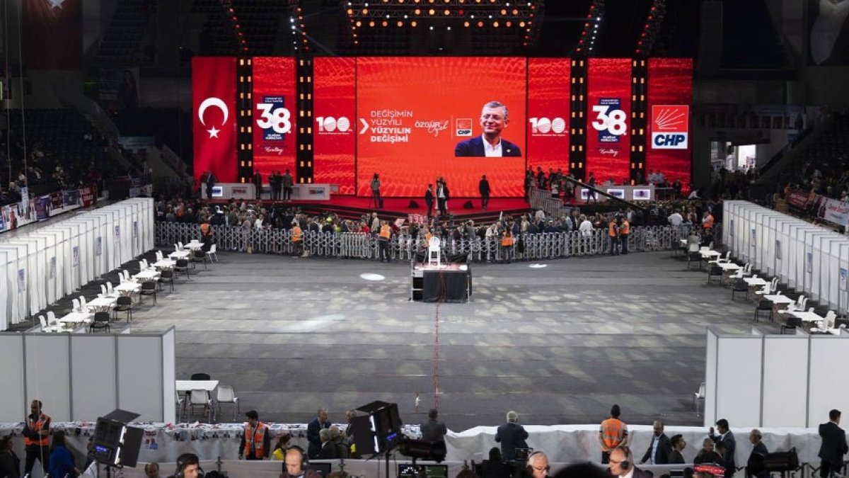 CHP'nin 38. Olağan Kurultayı'nda PM ve YDK seçimleri için oy verme işlemi başladı