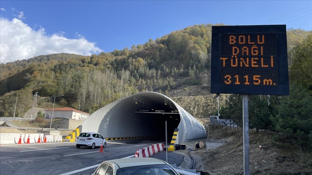 Sürücüler dikkat! Yenilenen Bolu Dağı Tüneli trafiğe açıldı