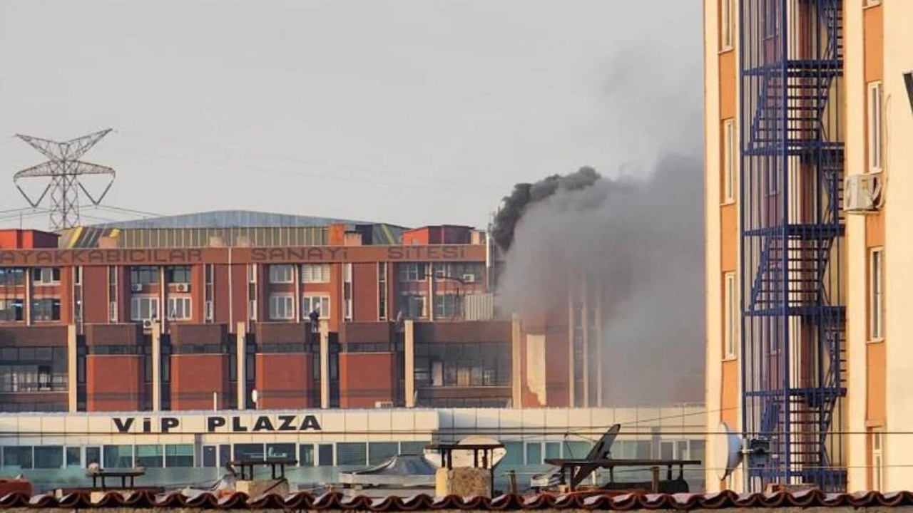 Başakşehir'de sanayi sitesinde yangın çıktı