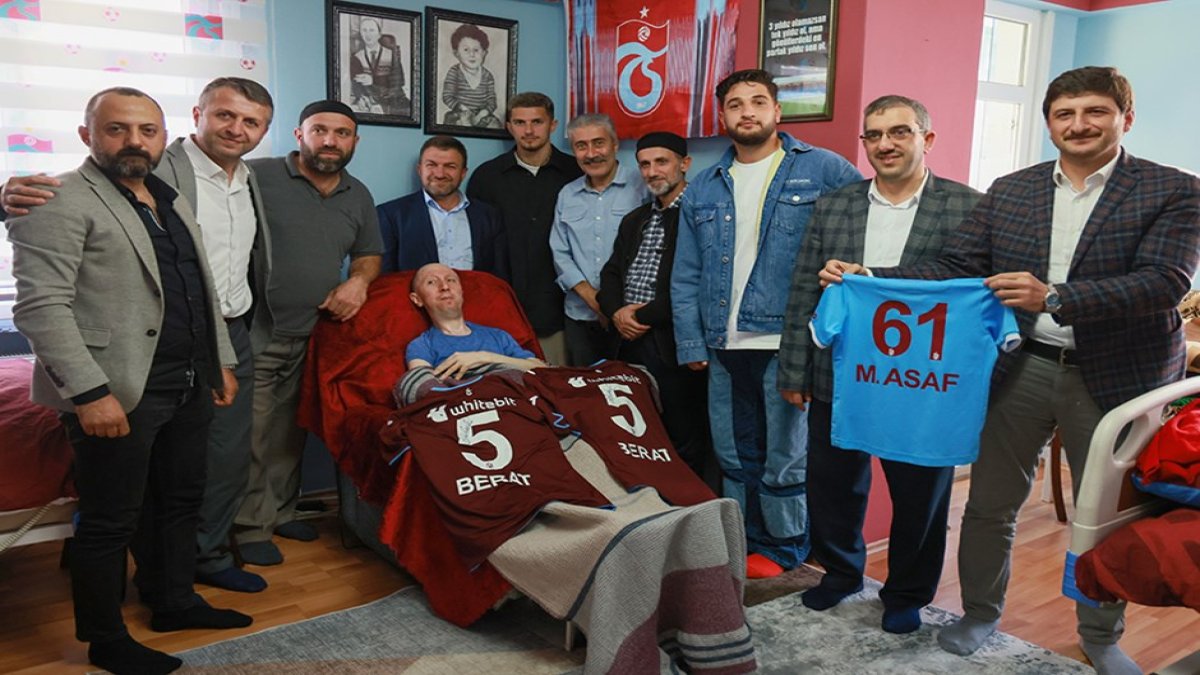 Trabzonspor'un yıldızlarından taraftara anlamlı ziyaret