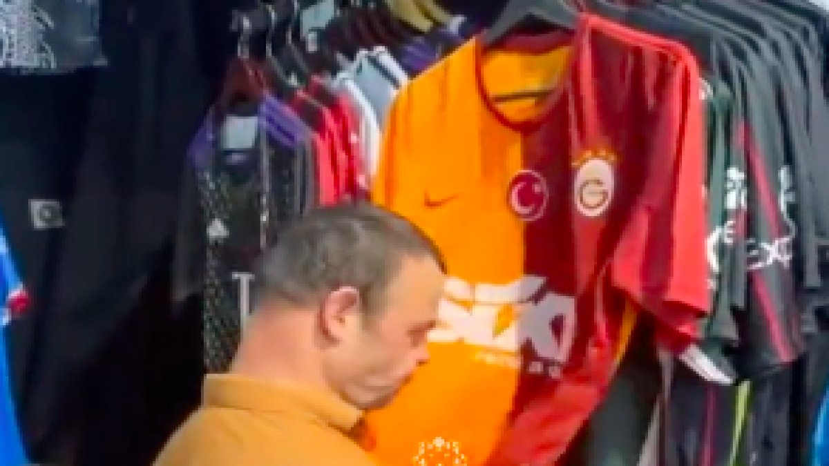 Kosova'da parası yetmediği için Galatasaray forması alamayan down sendromlu kişinin videosu gündem oldu