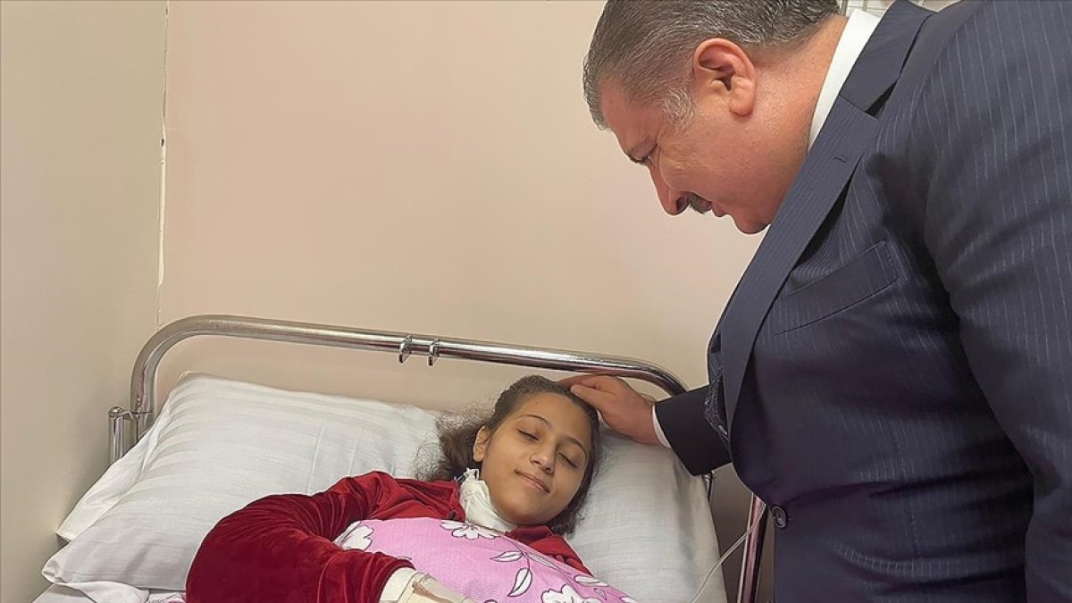 Gazze’deki çocuklar ve kanser hastaları ambulans uçakla Türkiye’ye gelecek