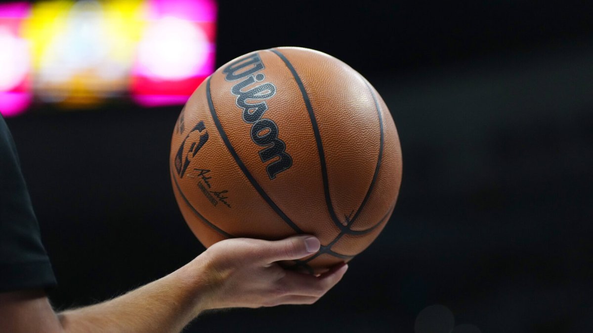NBA'de çıkan kavga sonrası 3 basketbolcu ihraç edildi
