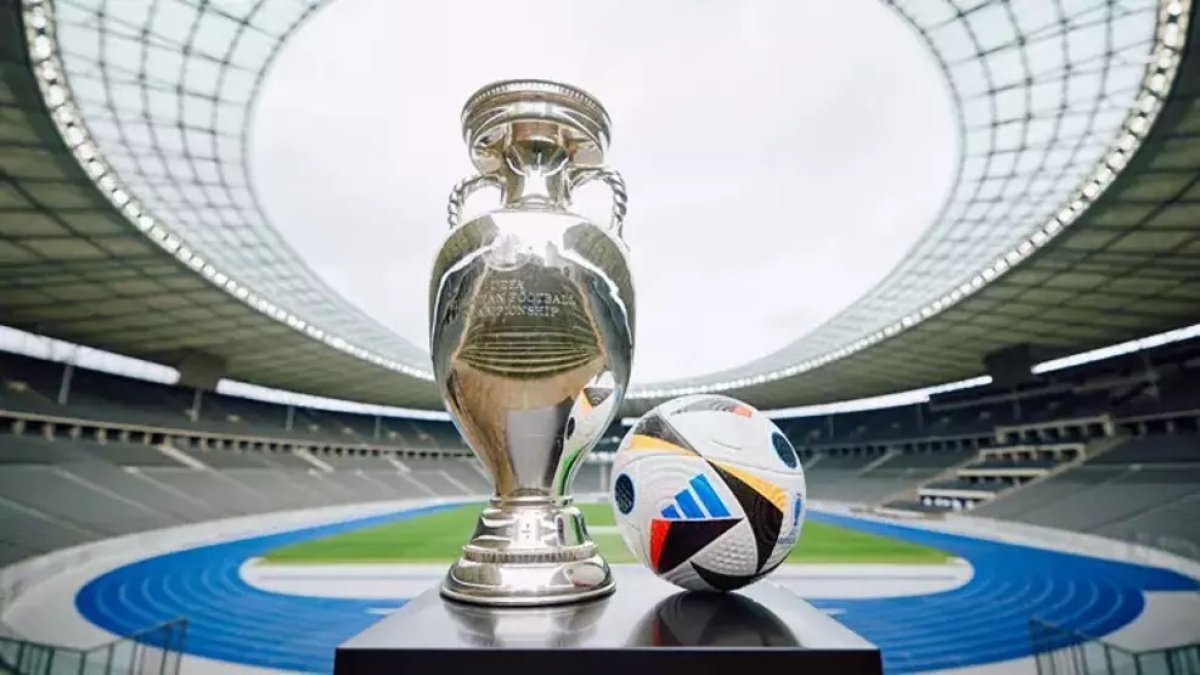 UEFA Euro 2024'ün resmi maç topunu tanıttı