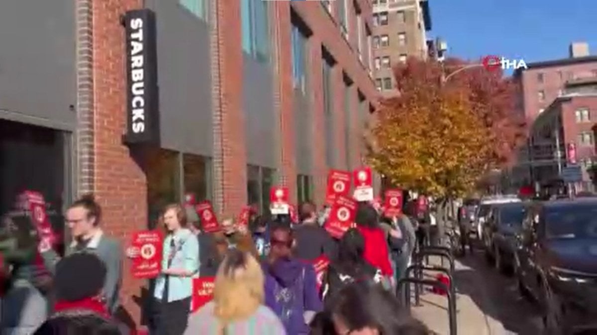 ABD’de yüzlerce Starbucks çalışanından grev