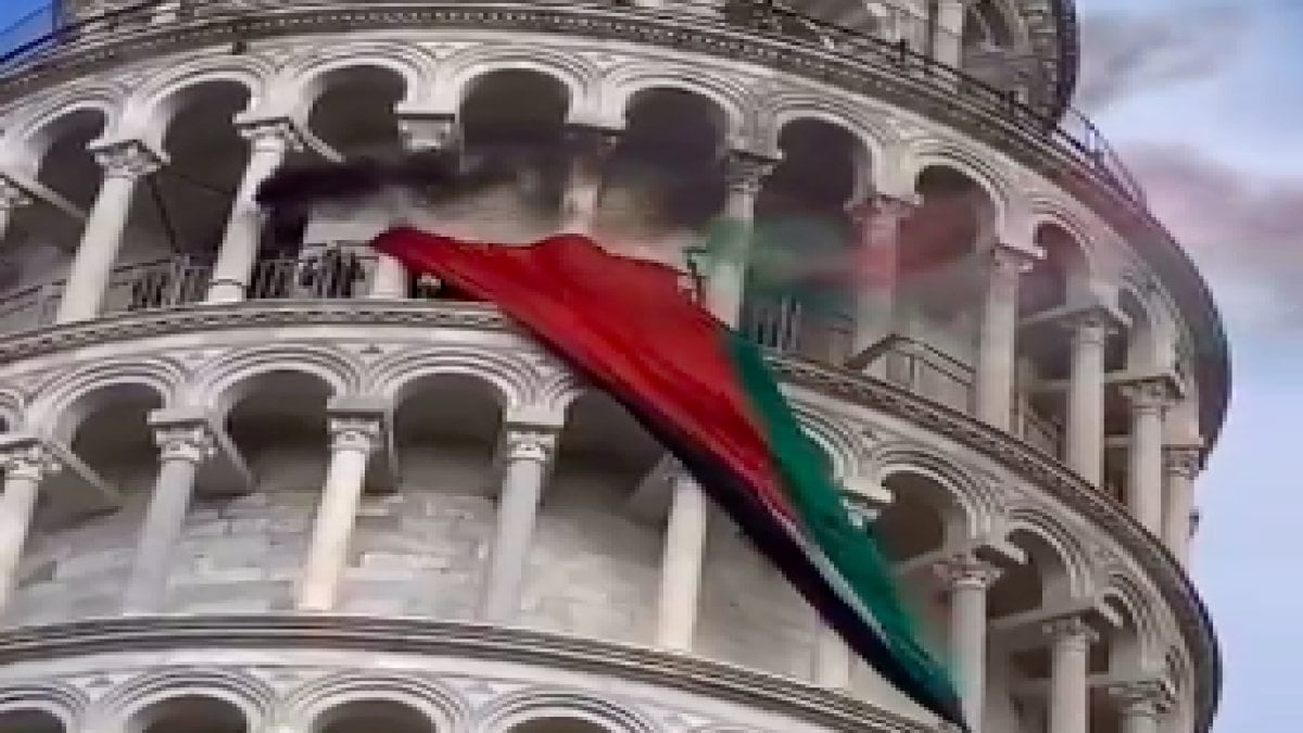 İtalya'nın en turistik yerine dev Filistin bayrağı astılar