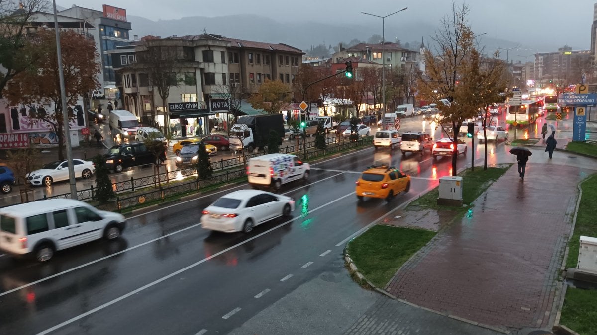 Uludağ'da kar, kent merkezinde sağanak