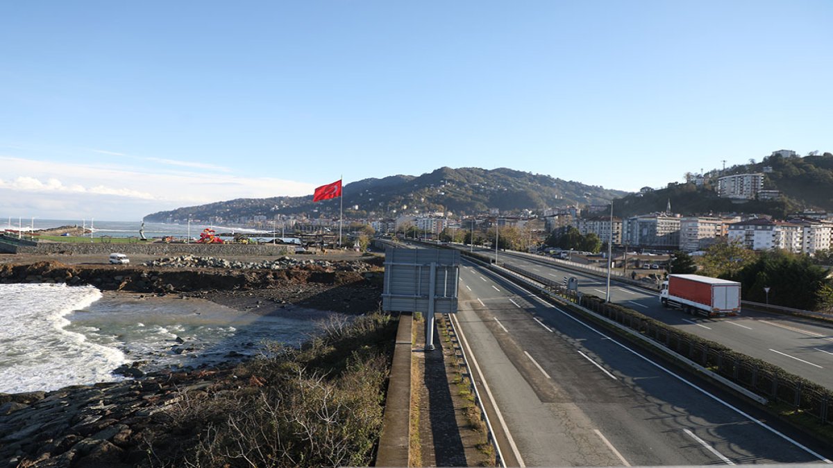 Sürücüler dikkat! Sahil Yolu Çayeli-Trabzon istikameti ulaşıma açıldı