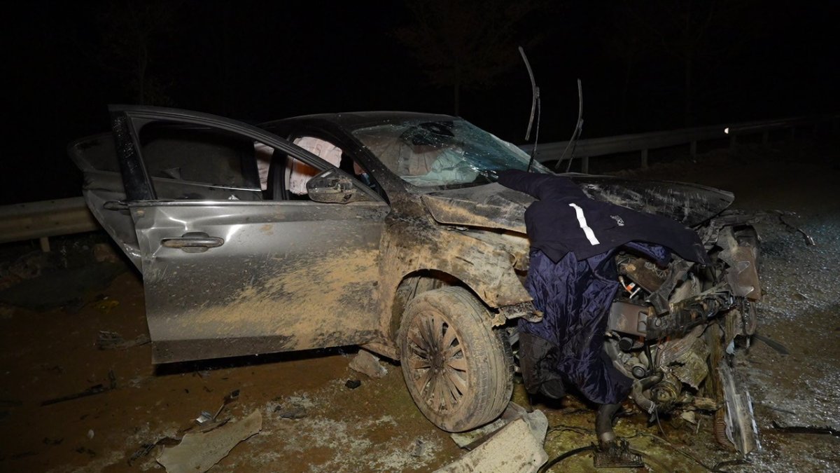 İzmit'te halk otobüsü ile otomobil çarpıştı: 1 ölü, 2 yaralı