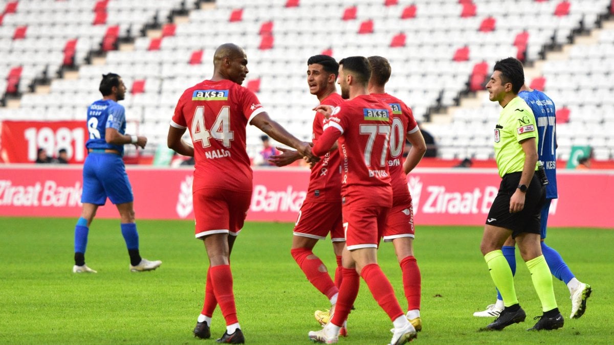 Gol olup yağdı. Antalyaspor 6-1 kazandı
