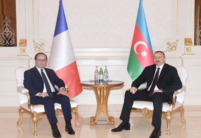 Hollande ve Aliyev, Azerbaycan’da buluştu