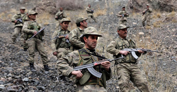 AKP askeri kışlaya çekti güvenlik korucuya kaldı