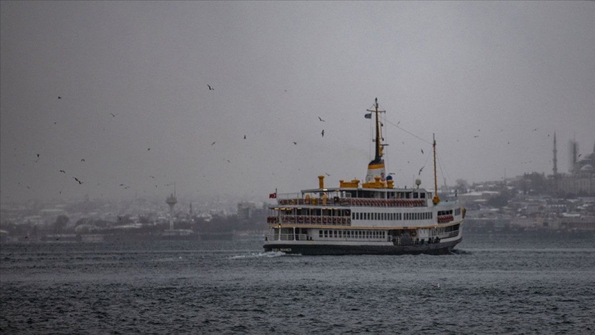 İstanbul'da vapur seferlerine hava muhalefeti engeli