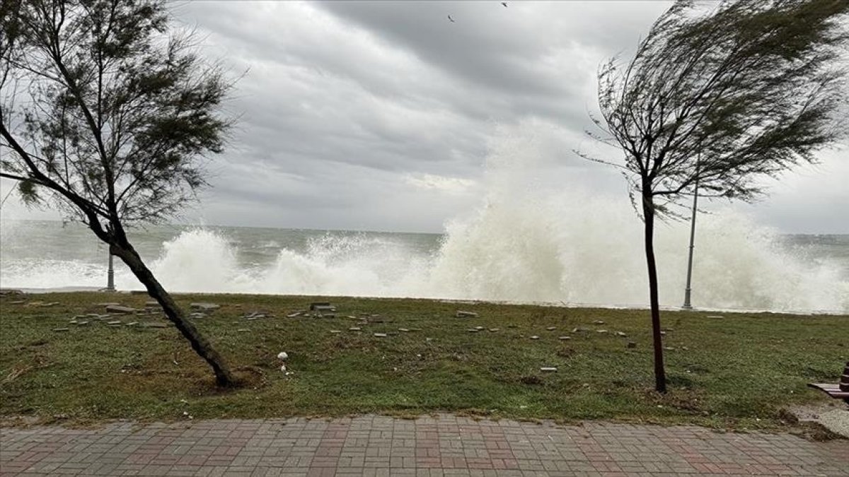 İstanbullular dikkat! Vali Gül saat verip ‘Yarın geliyor’ diyerek uyardı