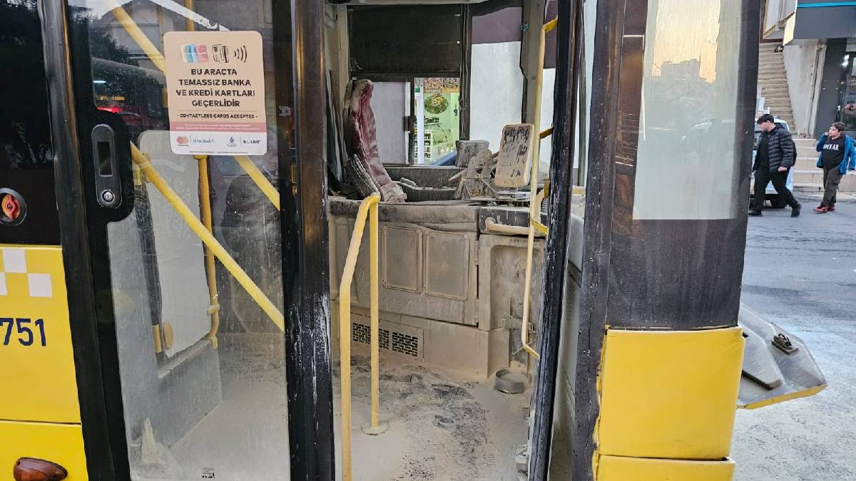 Sarıyer’de hareket halindeki İETT otobüsünde yangın çıktı