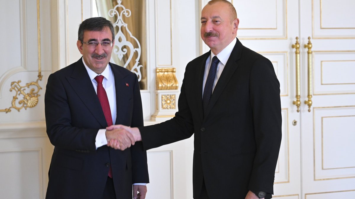Cumhurbaşkanı Yardımcısı Yılmaz Aliyev ile görüştü