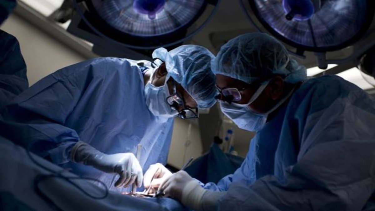 İran'da doktorlar şokta: Hastanın karnından 450 parça metal çıkarıldı