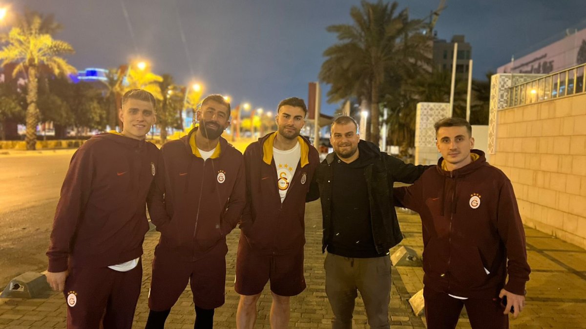Galatasaraylı futbolcular Riyad sokaklarında yürüyüşe çıktı
