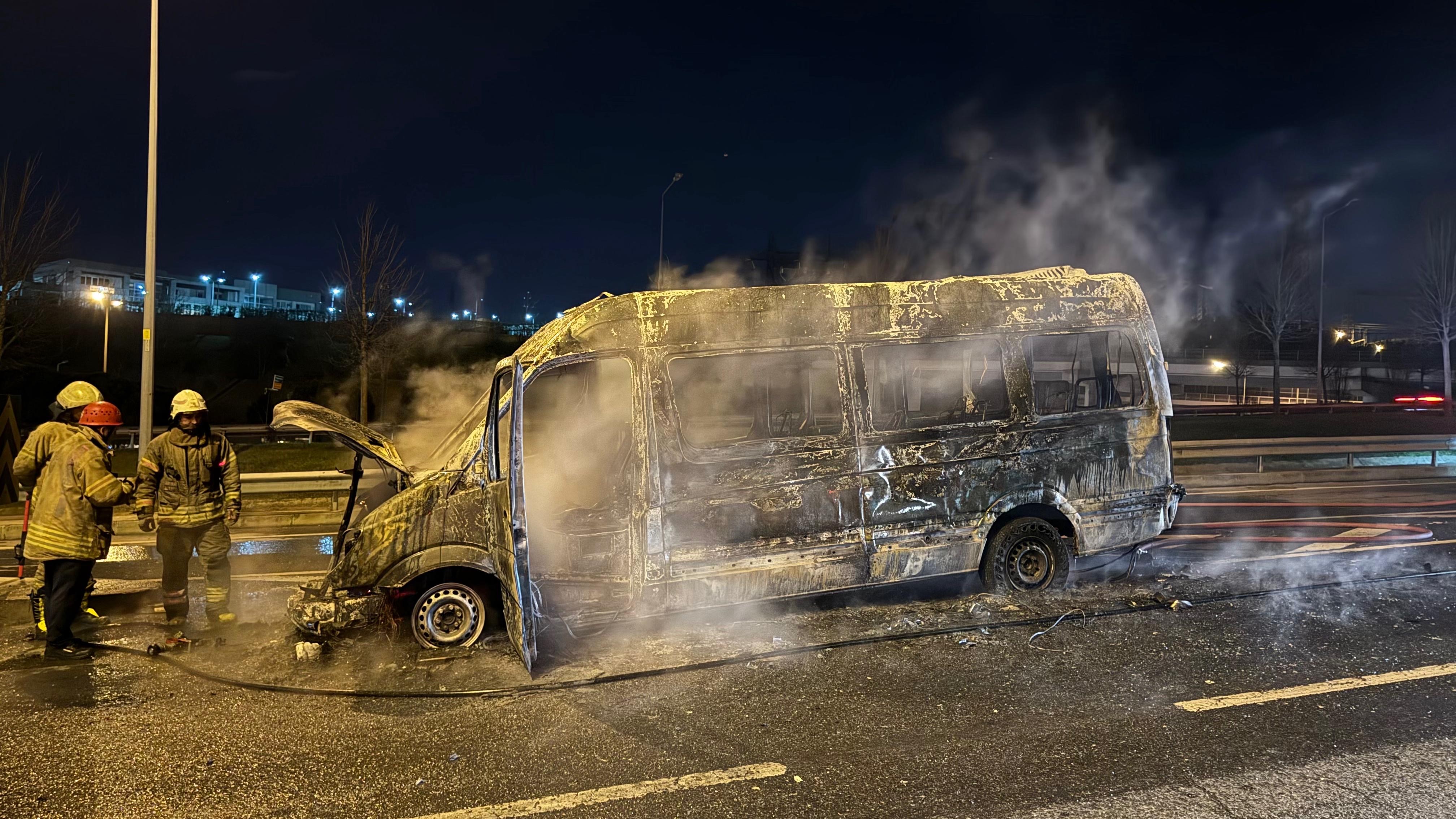 Hareket halindeyken alev aldı