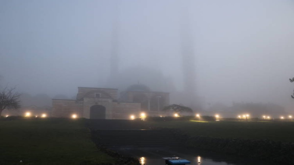 Edirne sis altında! Selimiye Camisi gözden kayboldu