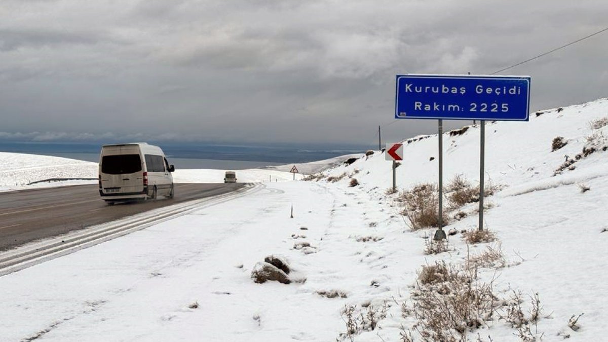 357 yerleşim yerinde ulaşıma kar engeli