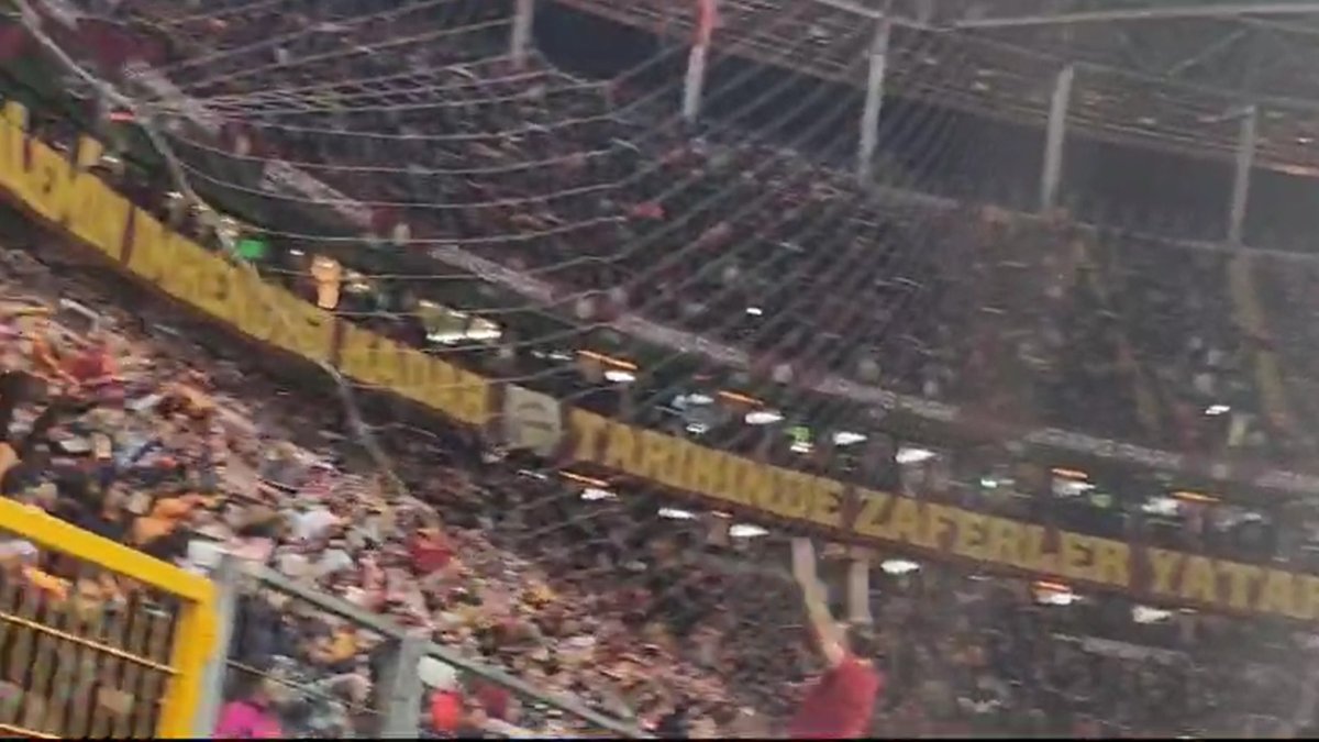 Galatasaray'ın muhteşem golü geldi tribünler sevinçten havalara uçtu