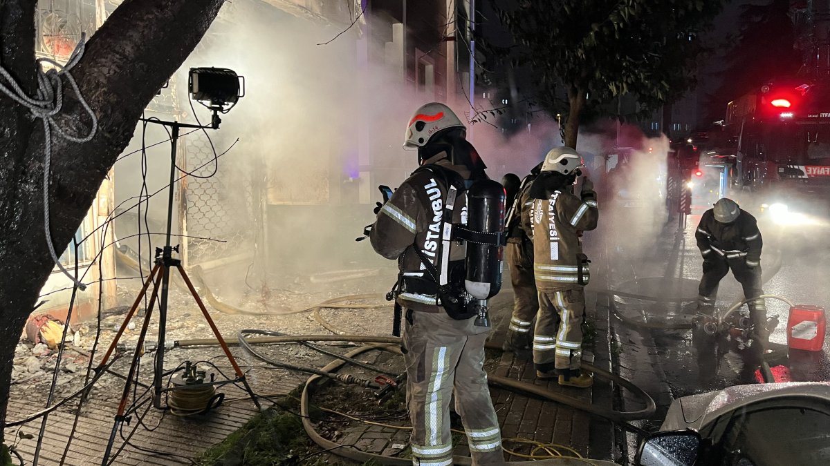 İstanbul’da akü imalathanesinde yangın