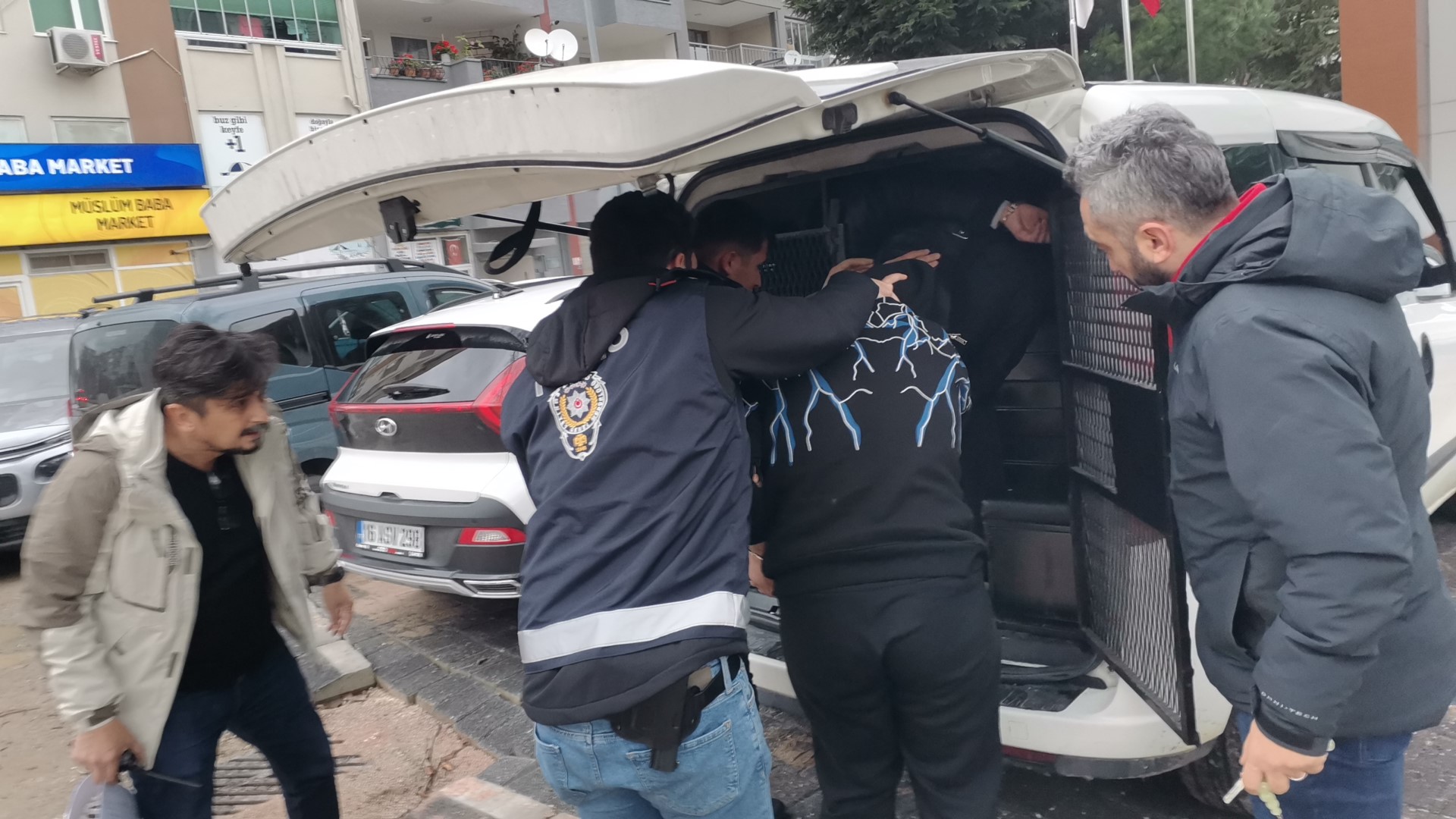 Bursa’da hırsızlar kıskıvrak yakalandı