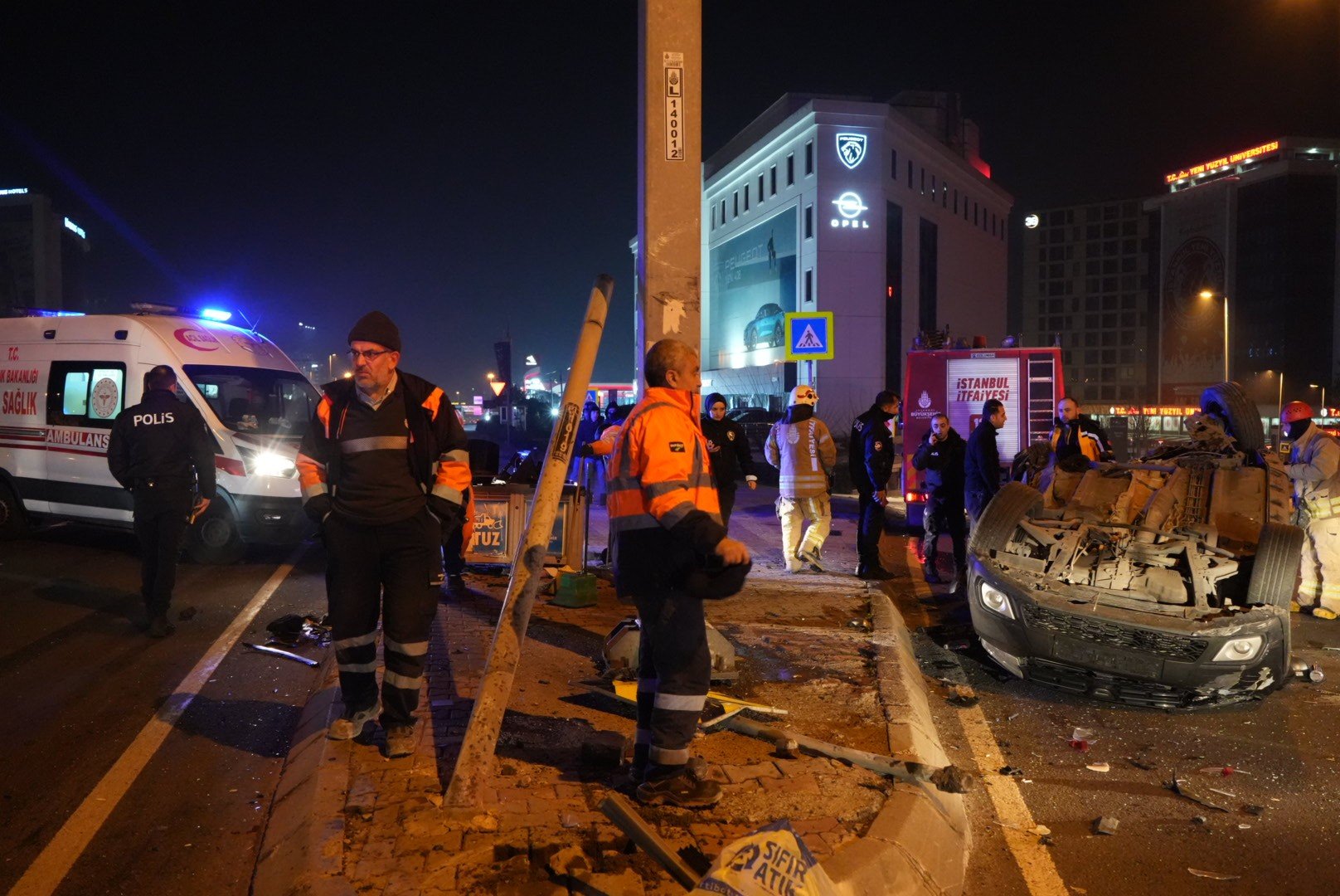 Zeytinburnu'ndaki feci kazada 1’i ağır 4 kişi yaralandı