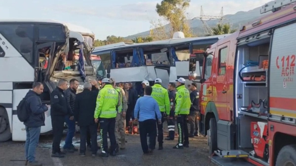 Hatay'da işçi servisleri çarpıştı