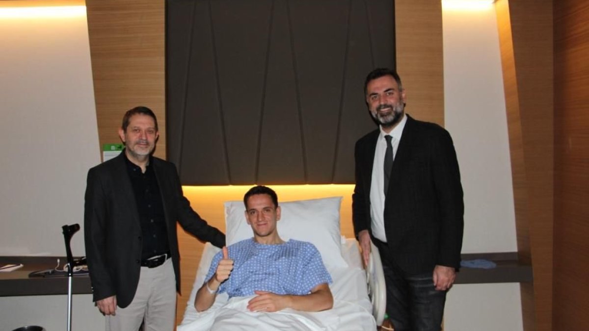 Beşiktaş'ta sezonu kapatan Amir Hadziahmetovic ameliyat oldu