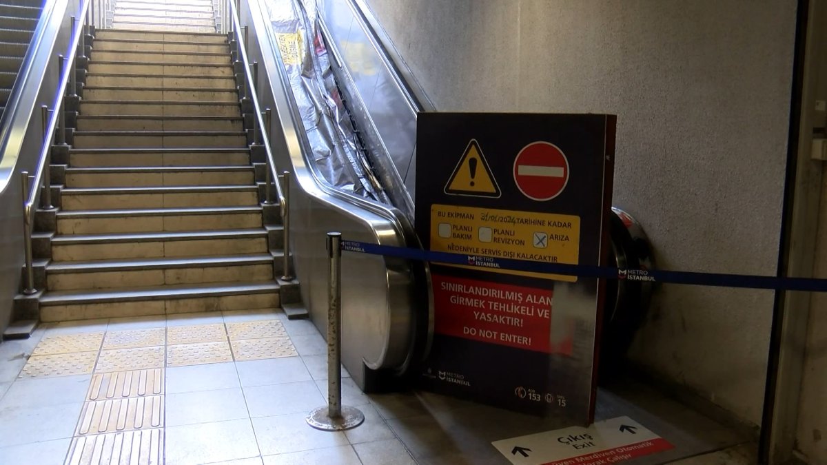 Esenler'de metro istasyonunun yürüyen merdivenleri parçalandı