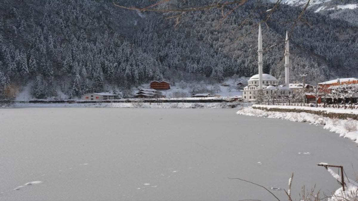 Uzungöl buz tuttu