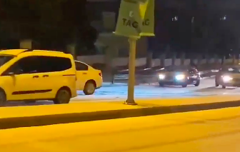 İstanbul'da kar: Haliç'te kar yağışı başlar başlamaz araçlar yolda kaldı