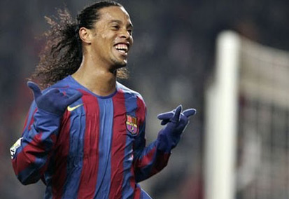 Önce Eto’o geldi Ronaldinho yolda