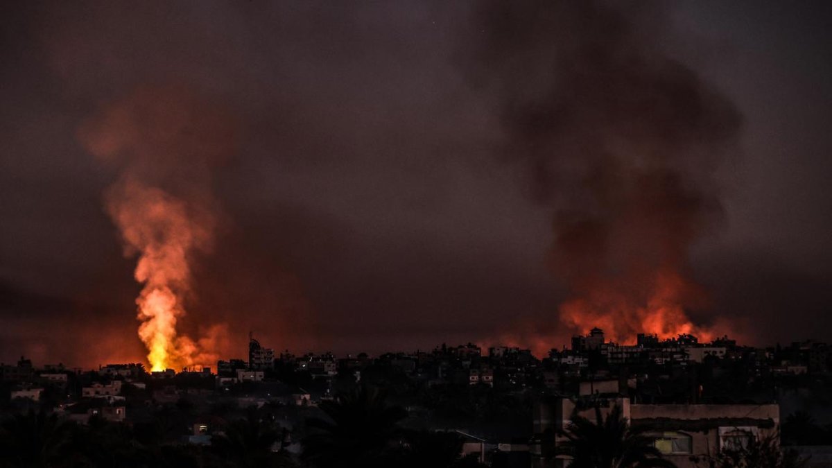 İsrail'den Gazze'de bir eve hava saldırısı: En az 20 sivil öldü