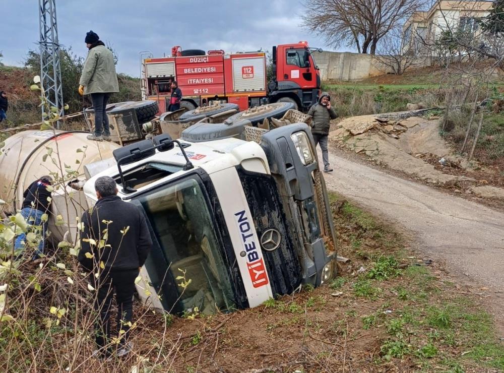 Beton mikseri devrildi. 1 kişi yaralandı