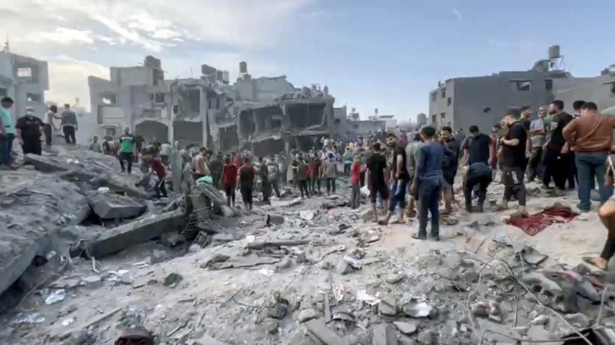 Gazze'de can kaybı 26 bin 900'e yükseldi